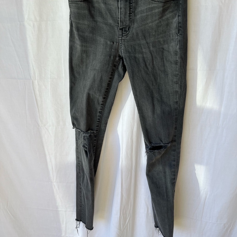 Madewell 9” Mid Rise Skinny Jeans in Black - Picture 9 of 16